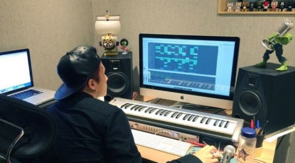 빅스 라비, 녹음실 근황 깜짝 공개 '뒷모습도 카리스마 작렬'