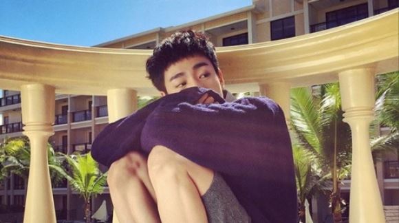 이현우 근황 '웅크린 자세'로 여심 자극 '소년 이미지' 화제