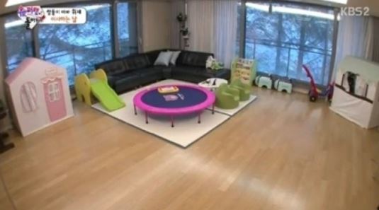 이휘재, 이사 후 새 보금자리 공개&hellip;'마음껏 뛸 수 있는 공간'