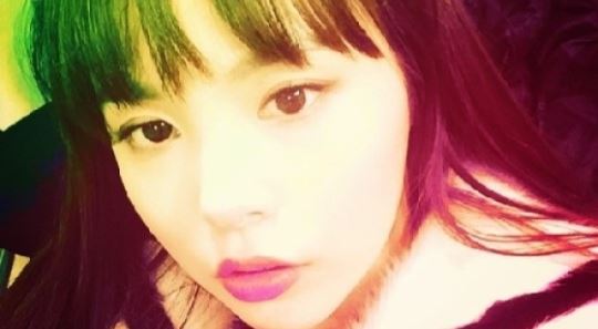 민효린, 신비로운 분위기&hellip;'앞머리도 잘 어울리네'