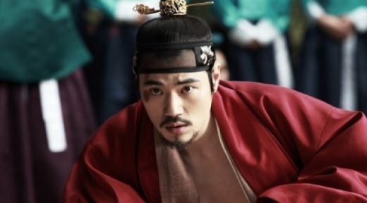 '간신' 김강우, 쾌락 쫓는 연산군 완벽 변신…'기대감 UP'