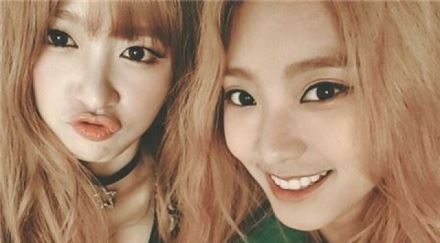 '피드백' 보라, EXID 하니와 깜찍한 투샷&hellip;'대세들의 만남'
