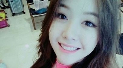 '1박2일' 민아, 초근접 셀카 공개&hellip;'시선 강탈하는 핫핑크'