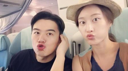 이현이, 남편과 찍은 일상 셀카 보니&hellip;우월한 모델 아우라 발산 '눈길'