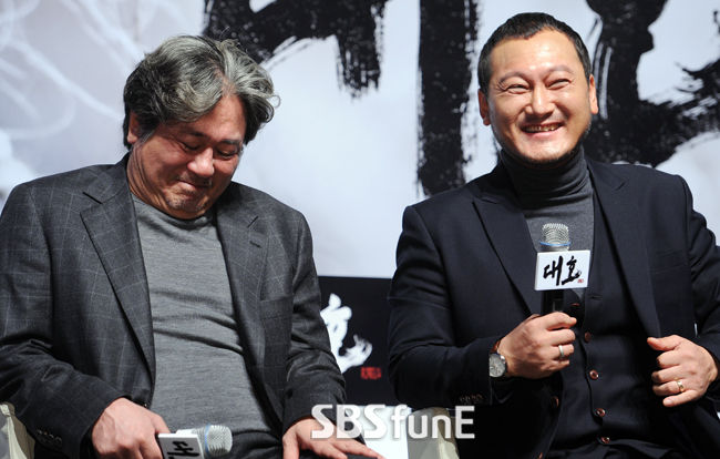 [E포토]'대호' 제작보고회 분위기 너무 좋아요∼