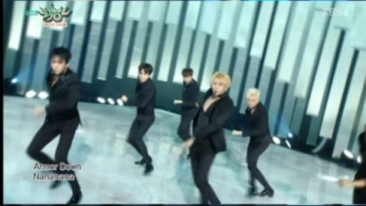 '뮤직뱅크' 빅스 '사슬'로 컴백&hellip;사랑의 노예가 된 섹시한 남자들