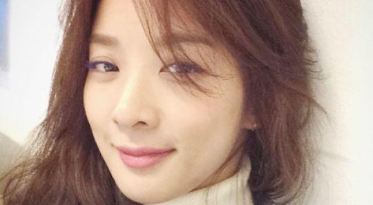 이청아 무결점 도자기 피부 ‘단아한 미모’