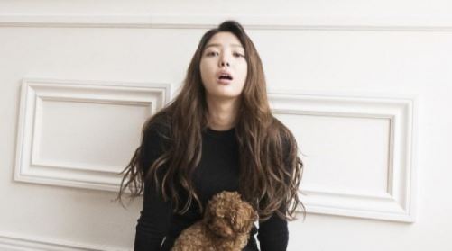 엄현경, 반려견과의 일상 모습 '엉뚱발랄'