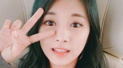 쯔위, 브이 포즈&hellip;'무결점 미모'