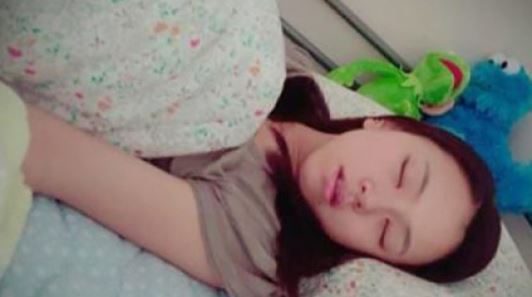 쯔위 잠자는 모습, '숲속의 잠자는 공주?'