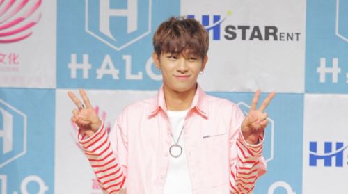 [E포토]헤일로 오운, 리더의 부드러운 카리스마