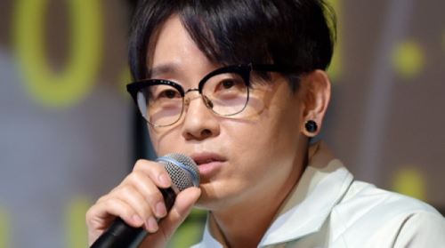 이승환 해명 "내가 일루미나티라니...삼각김밥이면 모를까"