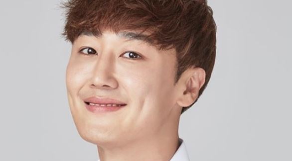 '서른즈음에' 윤진영, 공연계 신스틸러로 '강렬 존재감'