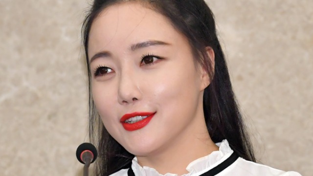 낸시랭, 결혼 9개월 만에 부부싸움 소동&hellip;남편, 특수손괴 혐의 검찰 송치