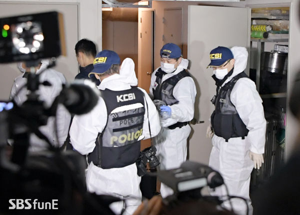[E포토]조민기 자살 현장을 조사하는 경찰