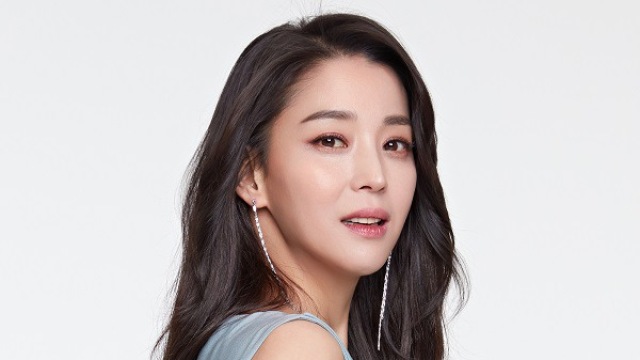 한고은 측 "父와 연락 끊은 지 20년&hellip;피해 해결 위해 노력할 것"