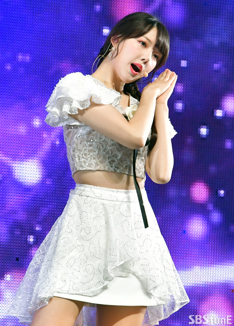 [E포토]여자친구 예린, 자체발광 눈부신 미모