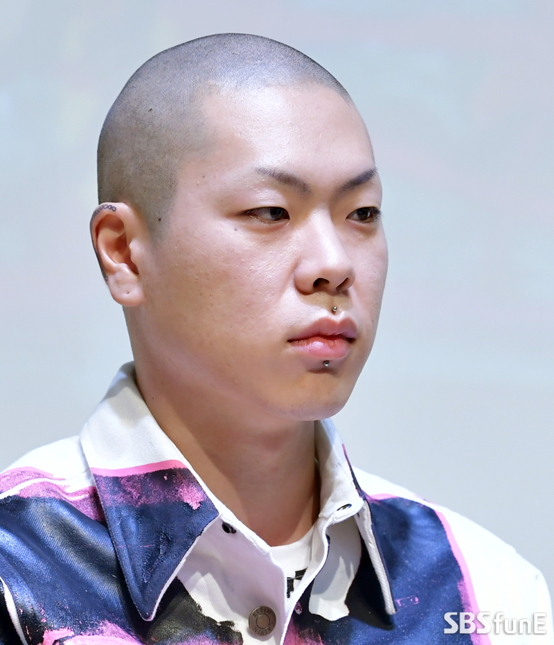 [E포토]질문을 듣는 오혁