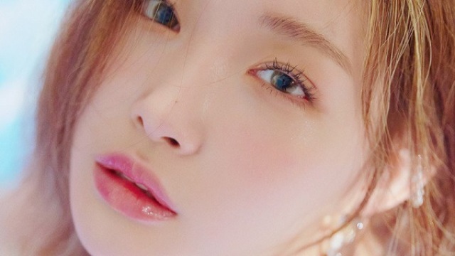 청하, 미니 3집 타이틀곡 '러브 유'로 5개 실시간 음원 차트 1위