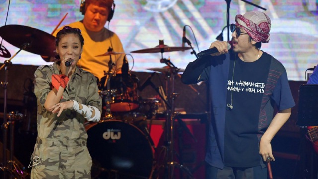 [E포토]윤미래-타이거JK, 호흡이 척척!