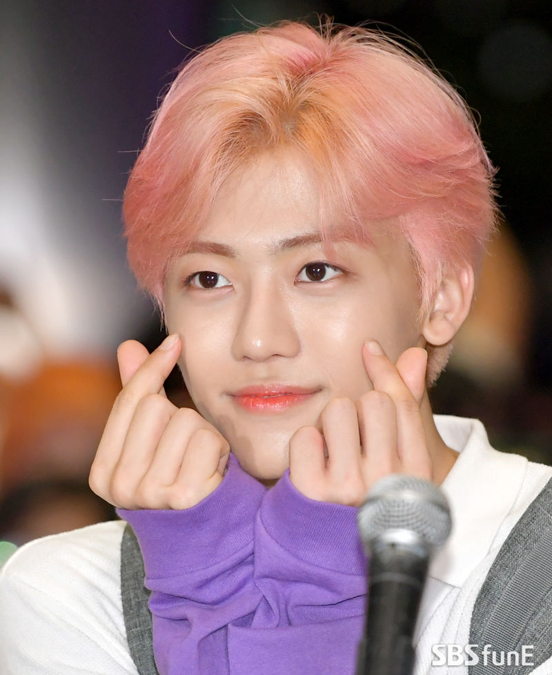 [E포토]NCT 재민, 빠져드는 핑크 하트∼