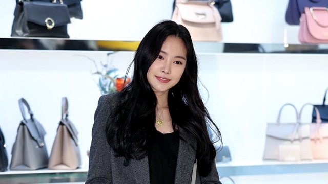 [E포토]손나은, '감탄사가 절로 완벽한 미모'