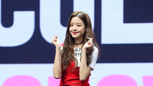 [Throwback] IZ*ONE's Jang Won-young Stuns at "COLOR*IZ" Debut Press Conference