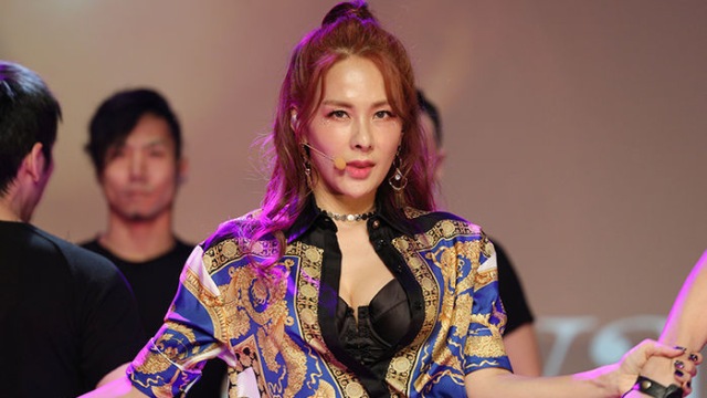 "그동안 어디 갔었냐고요?"…데뷔 15주년, 채연의 컴백