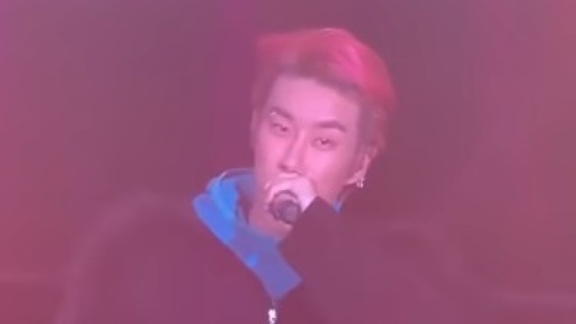 산이 vs 극성 안티팬들의 신경전&hellip;일반 관객들, 환불요청 '불평'