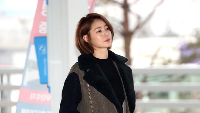 [E포토]김성령, '롱코트 공항패션'