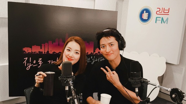 "알콩달콩 볼 꼬집"&hellip;소이현♥인교진, 현실부부의 달달함