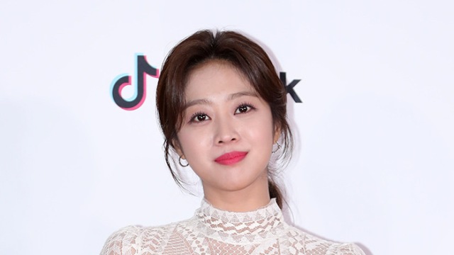 대세 조보아, 현 소속사와 의리 지킨다&hellip;sidusHQ와 재계약