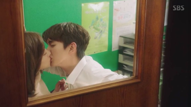 '복수가 돌아왔다' 유승호 "교복이 문제야?"&hellip;손수정과 교실문 뒤에 숨어 '야릇한 키스'