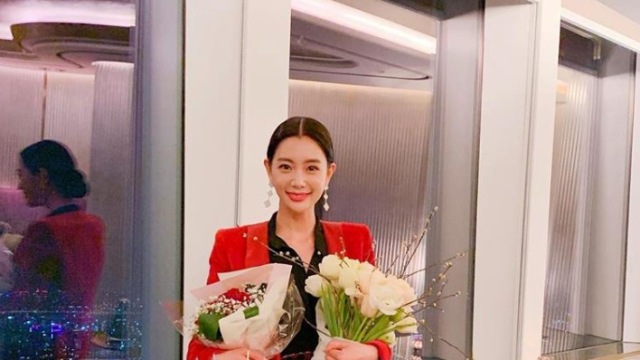 클라라, 결혼 후 첫 생일은?&hellip;'억' 소리 나는 신혼집 멤버십 레스토랑