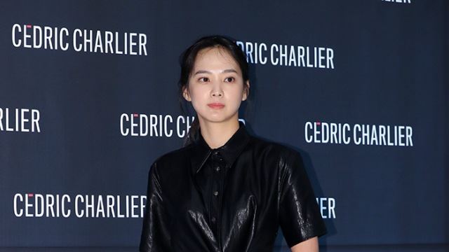 [E포토]윤승아, '올블랙 가을 패션'