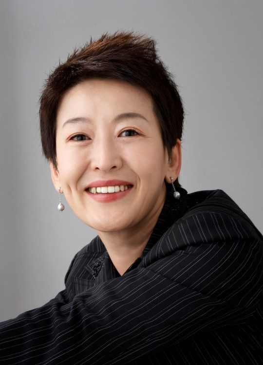 윤석화