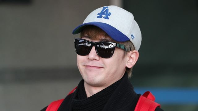 [E포토]닉쿤, '쌍 엄지척'