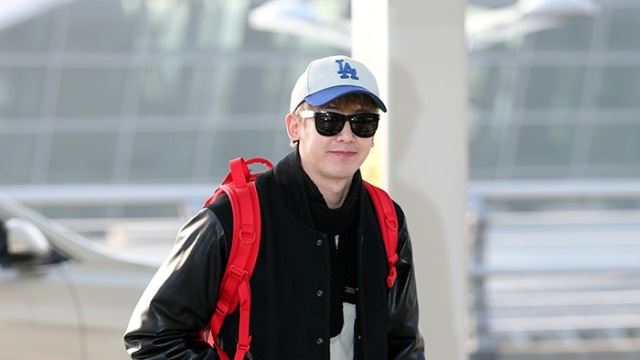 [E포토]닉쿤, '청바지 차림의 공항패션'