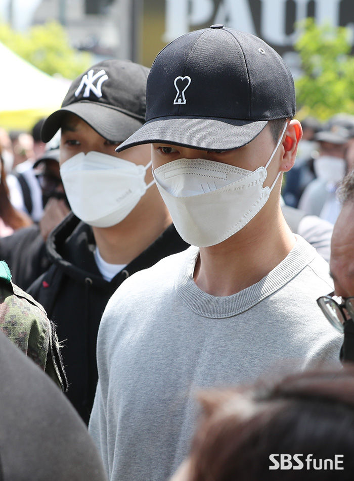 육성재 임현식