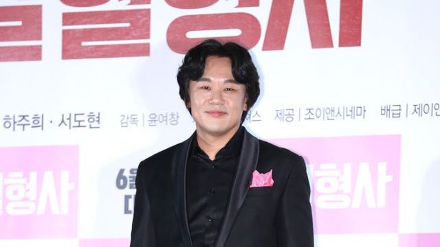 [E포토] 김인권, '핑크 행커치프가 포인트'
