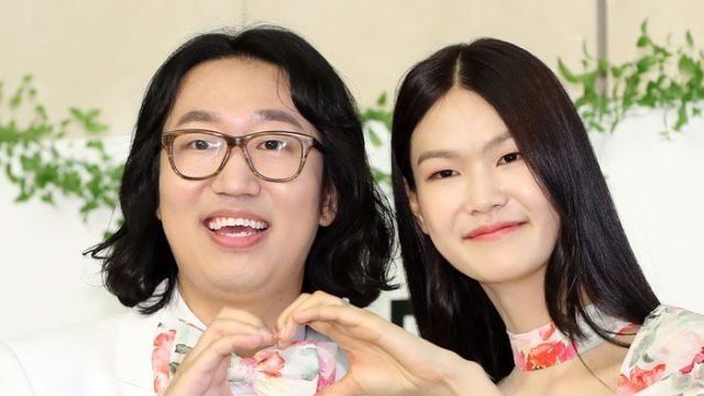 [E포토] 김경진-전수민, '꿀 떨어지는 하트'
