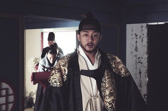 유아인
