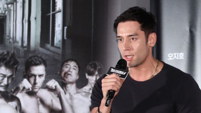 [E포토] 줄리엔 강, '액션 영화 속 격투기 선수로'
