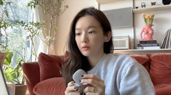 다비치 강민경, 유튜브 협찬 논란 이틀만에 사과