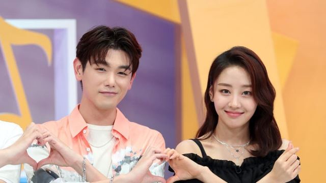 [E포토] 에릭남-이브, '달달한 하트'