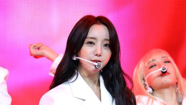 [Throwback] LOVELYZ's KEI Dazzles as an 'Adorable Fairy' During Showcase