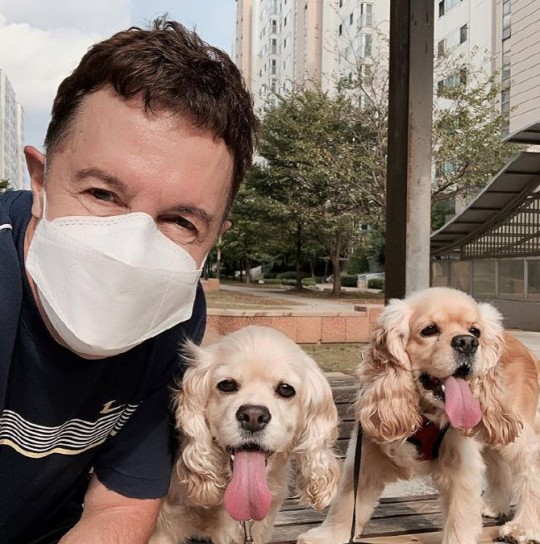 로버트 할리, 유튜버로 변신…가족 품에서 '제2의 삶'