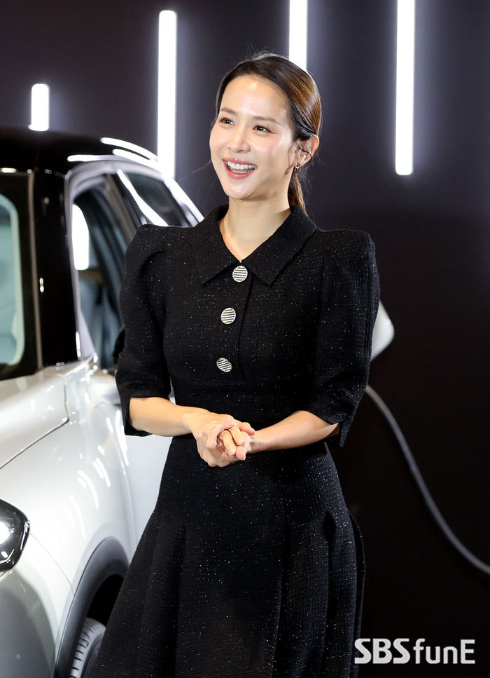 [Throwback] Cho Yeo-jeong Looks Like a True Goddess at Electric Vehicle Launch Event