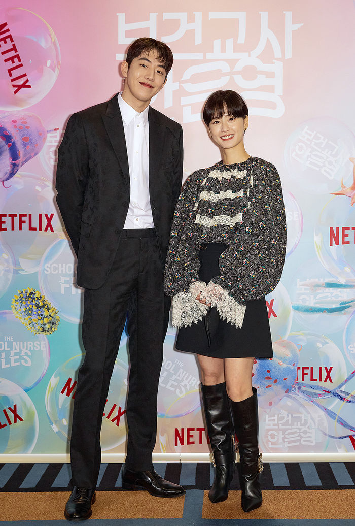 [Throwback] Nam Joohyuk and Jung Yu-mi Tease Charming Chemistry for 'The School Nurse Files'