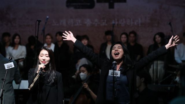 [E포토] 이봄소리-정인지, '슬픔과 환희'